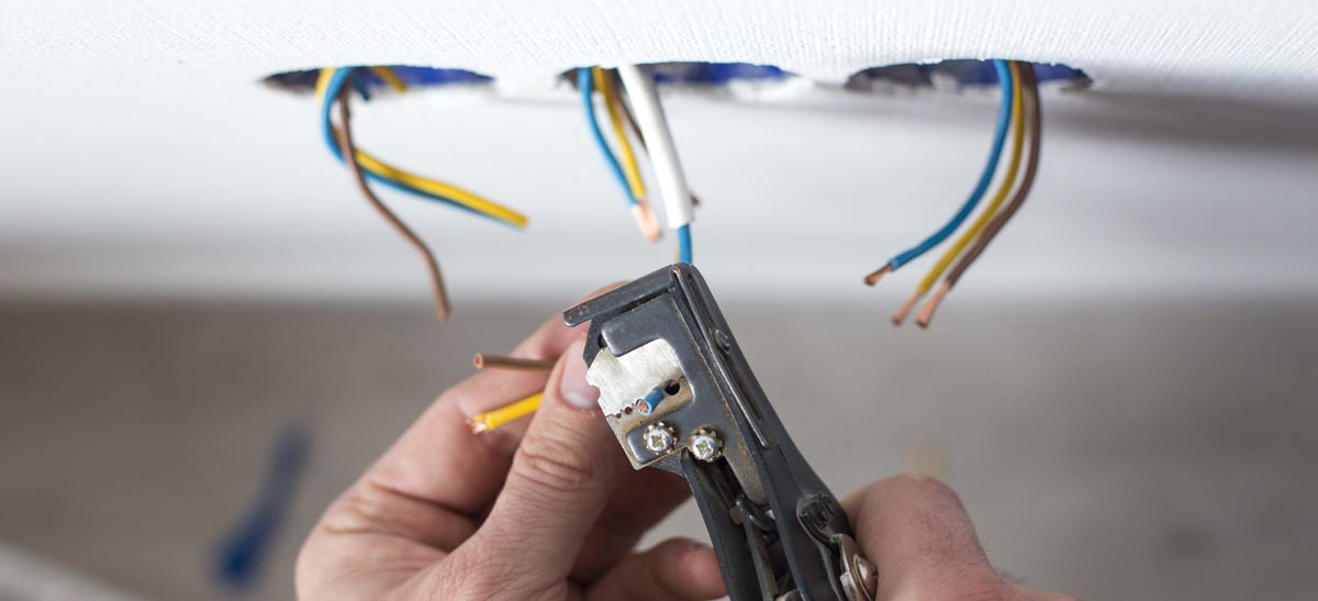 wiring of electrical plugs